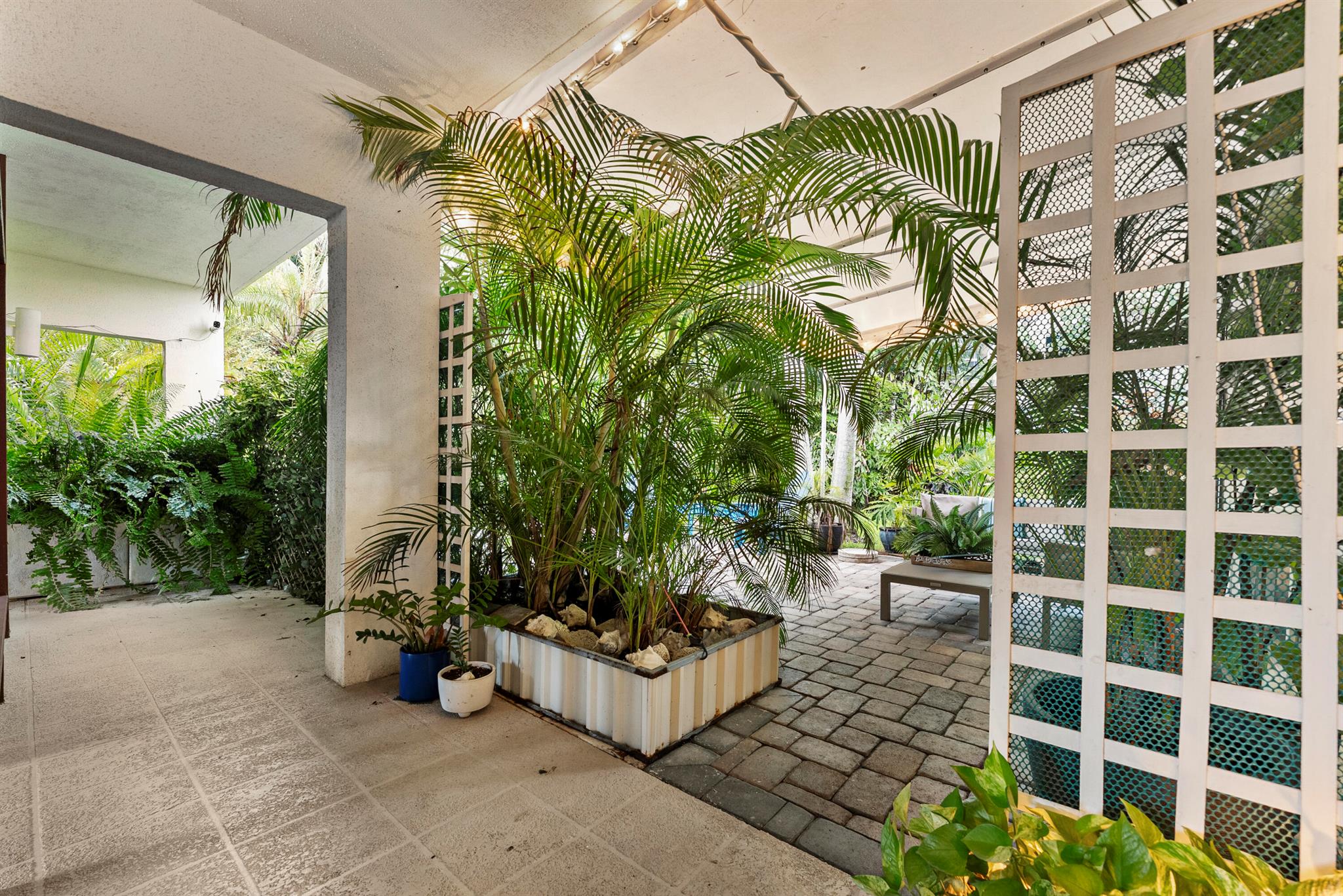 SHORELAND - Residential