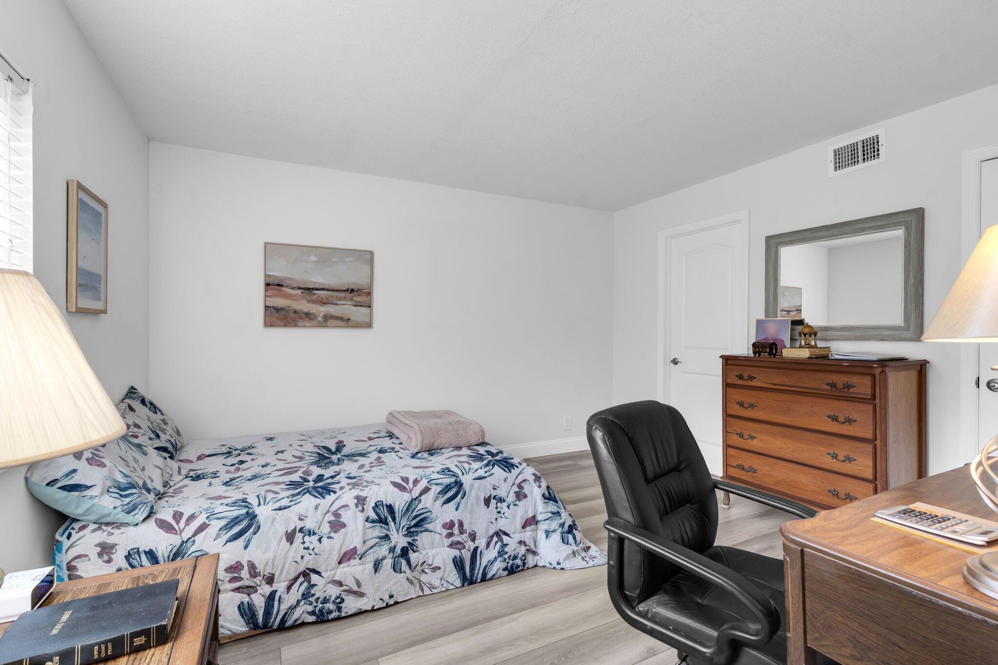 PINE RIDGE SOUTH III COND - Residential