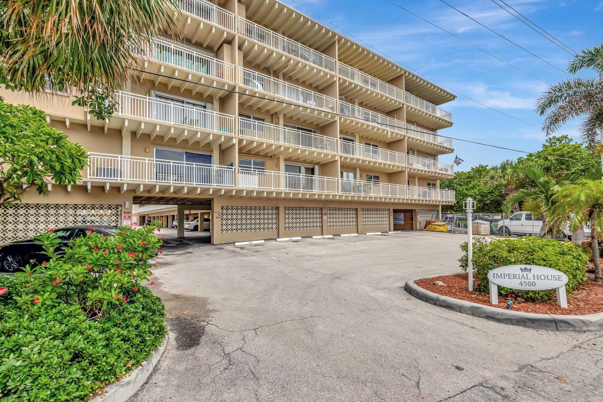 IMPERIAL HOUSE INC - Residential Lease