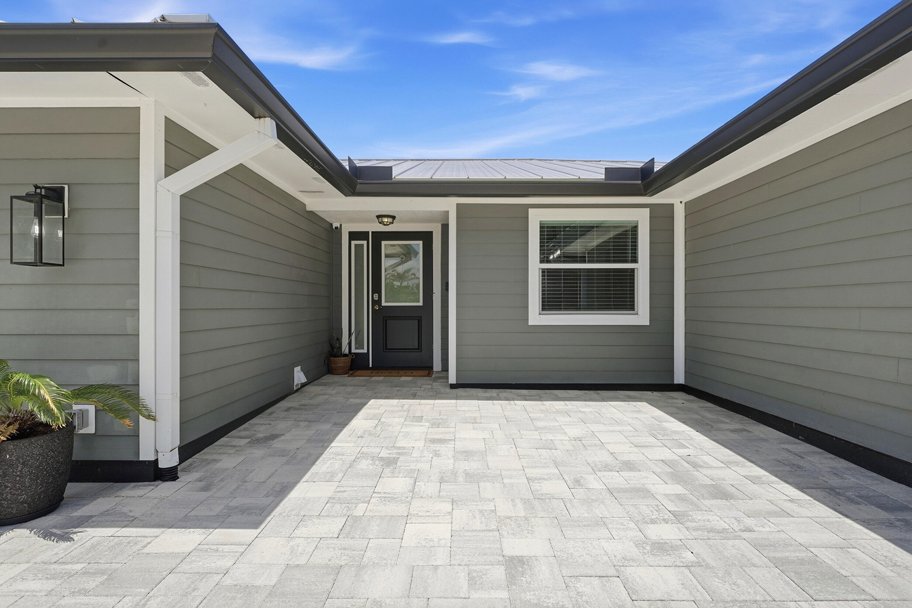 1409 SW Ibis Street