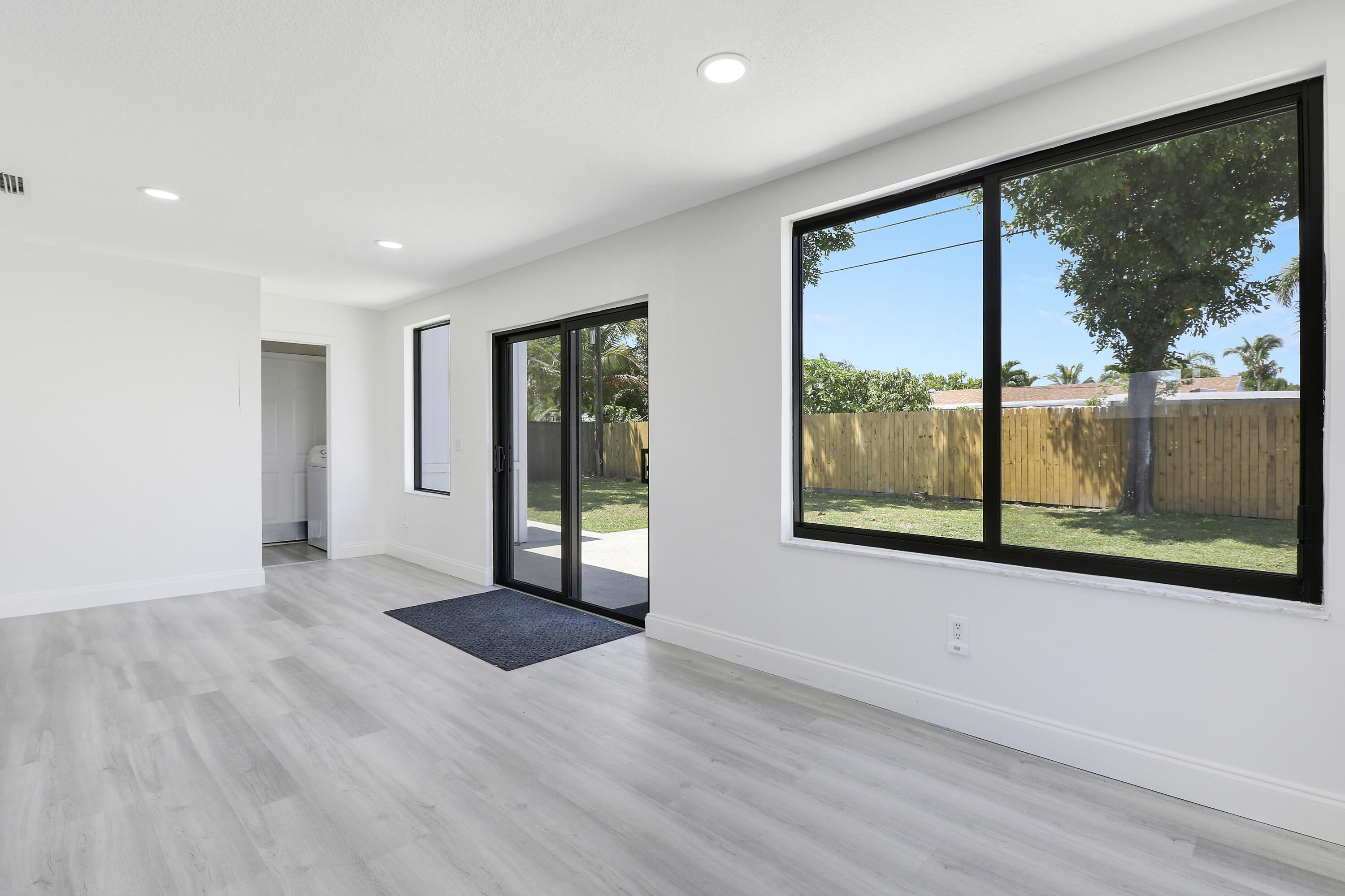 PALM BEACH SQUARE UNIT 1 - Residential