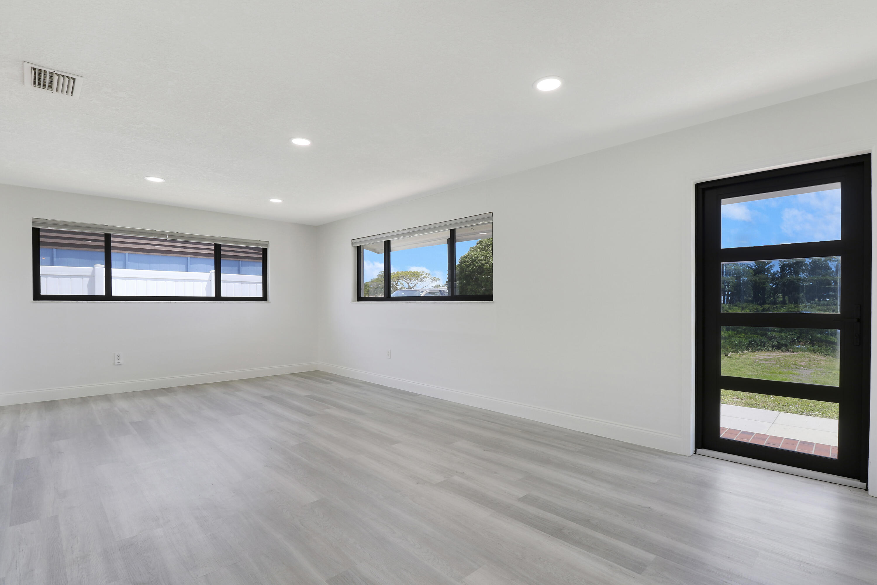 PALM BEACH SQUARE UNIT 1 - Residential