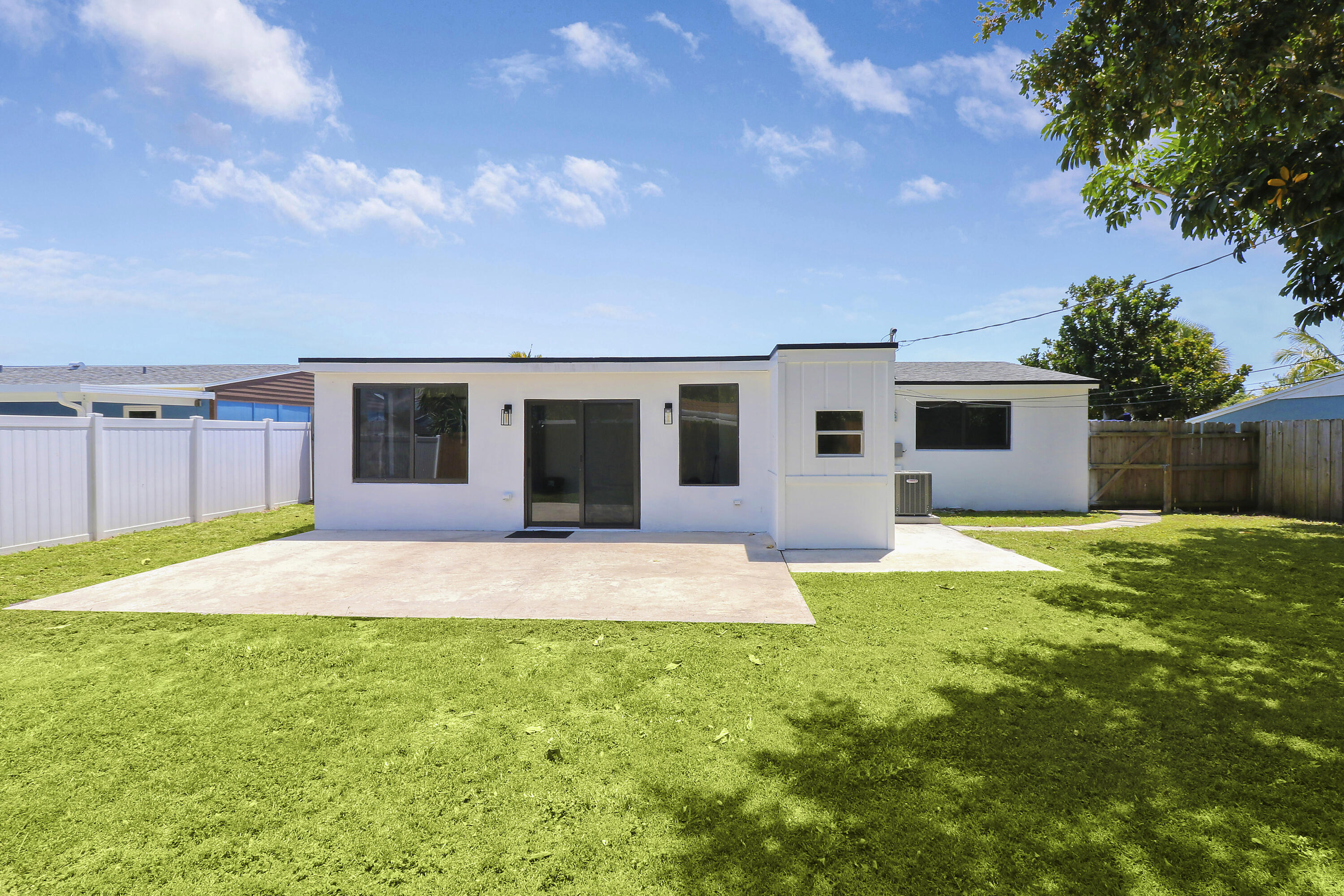 PALM BEACH SQUARE UNIT 1 - Residential