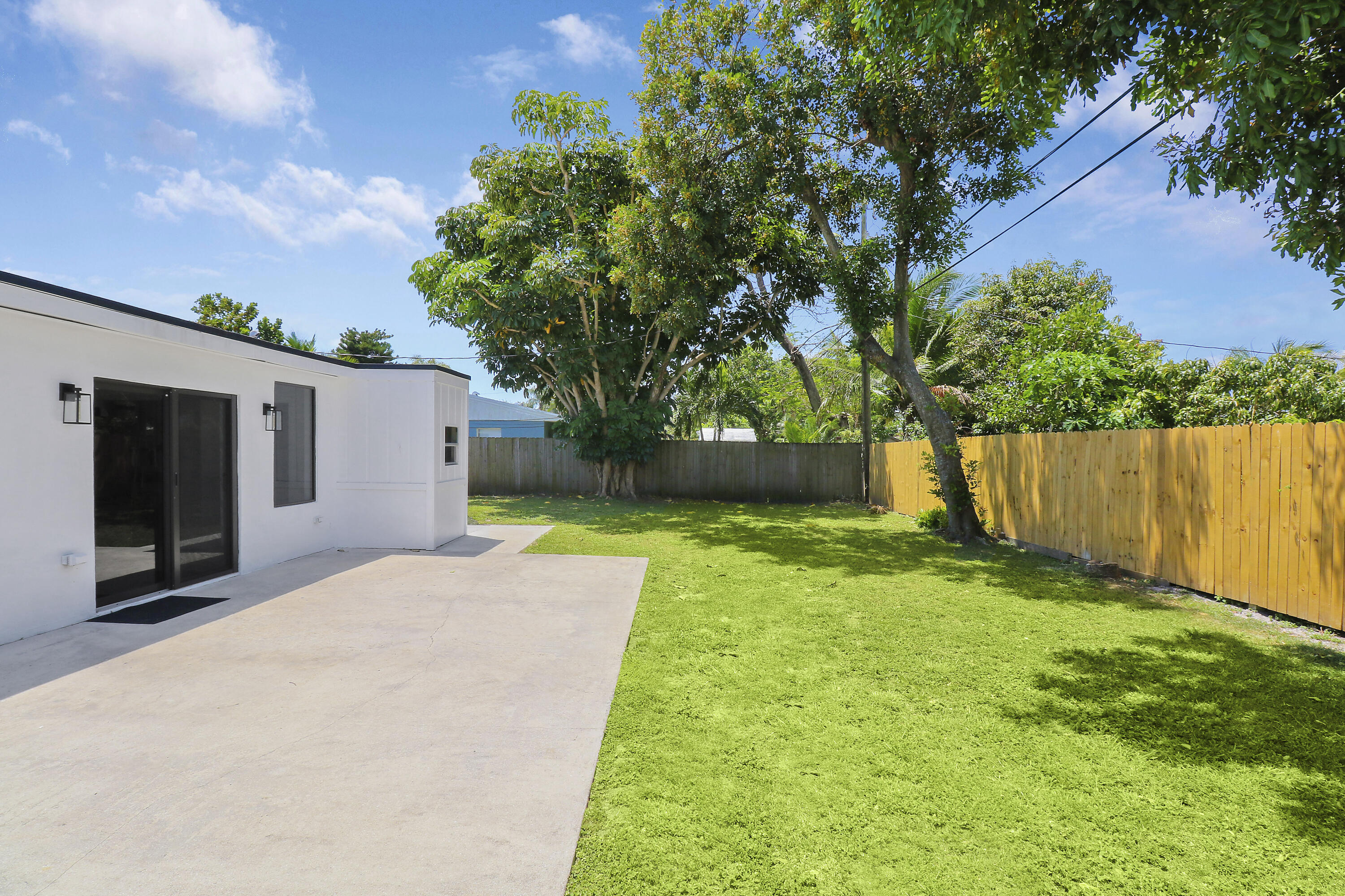 PALM BEACH SQUARE UNIT 1 - Residential