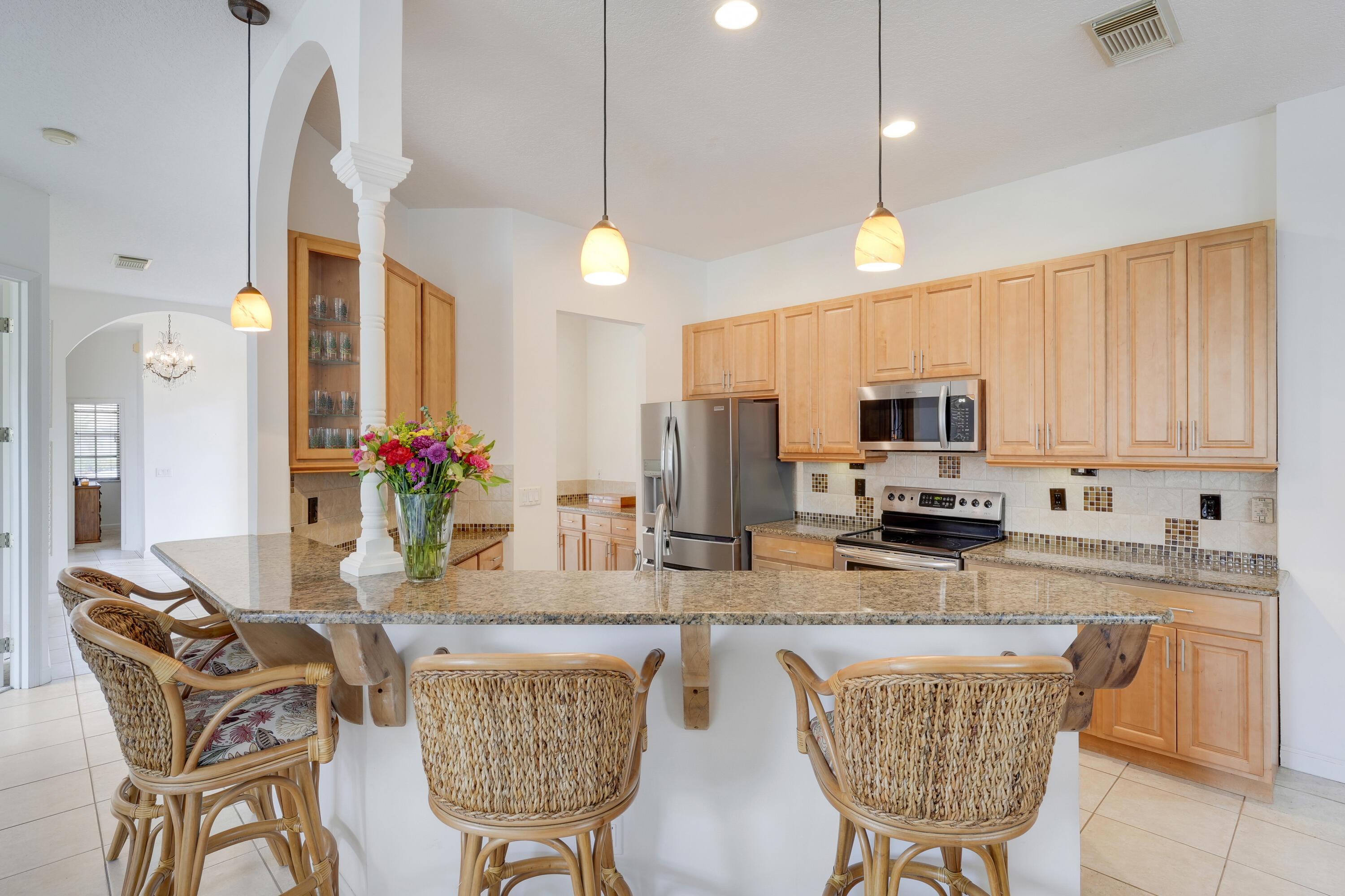 573 SW Saint Kitts Cove