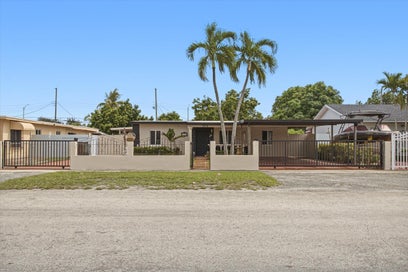 620 E 46TH Street Hialeah FL 33013