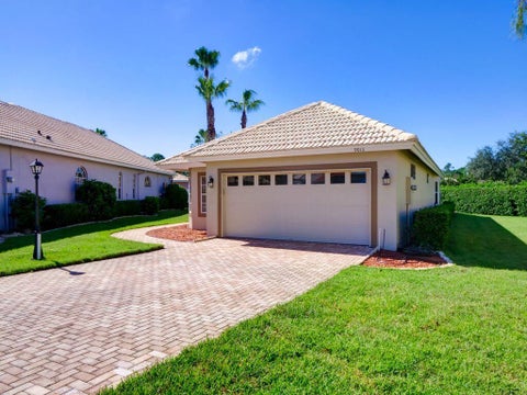 Tiny photo for 9013 HEATHLAND Court, Mount Dora, FL 32757 (MLS # B26090884)