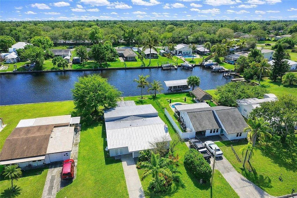 Photo of 241 14th Place, Vero Beach, FL 32960 (MLS # B26015355)