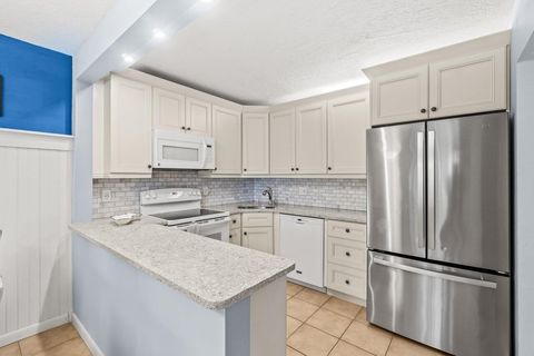 234 Pine Hov Circle B-1 Greenacres FL 33463