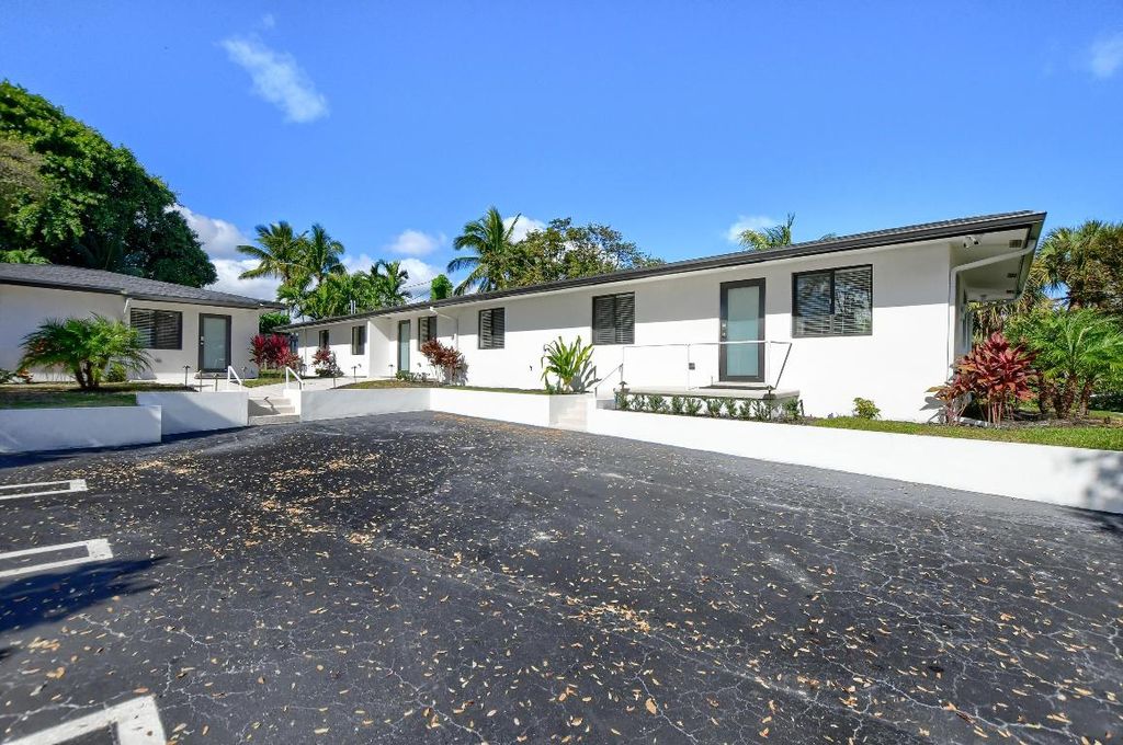 Photo of 2503 Oceanview Avenue #D, Delray Beach, FL 33444 (MLS # R11129846)