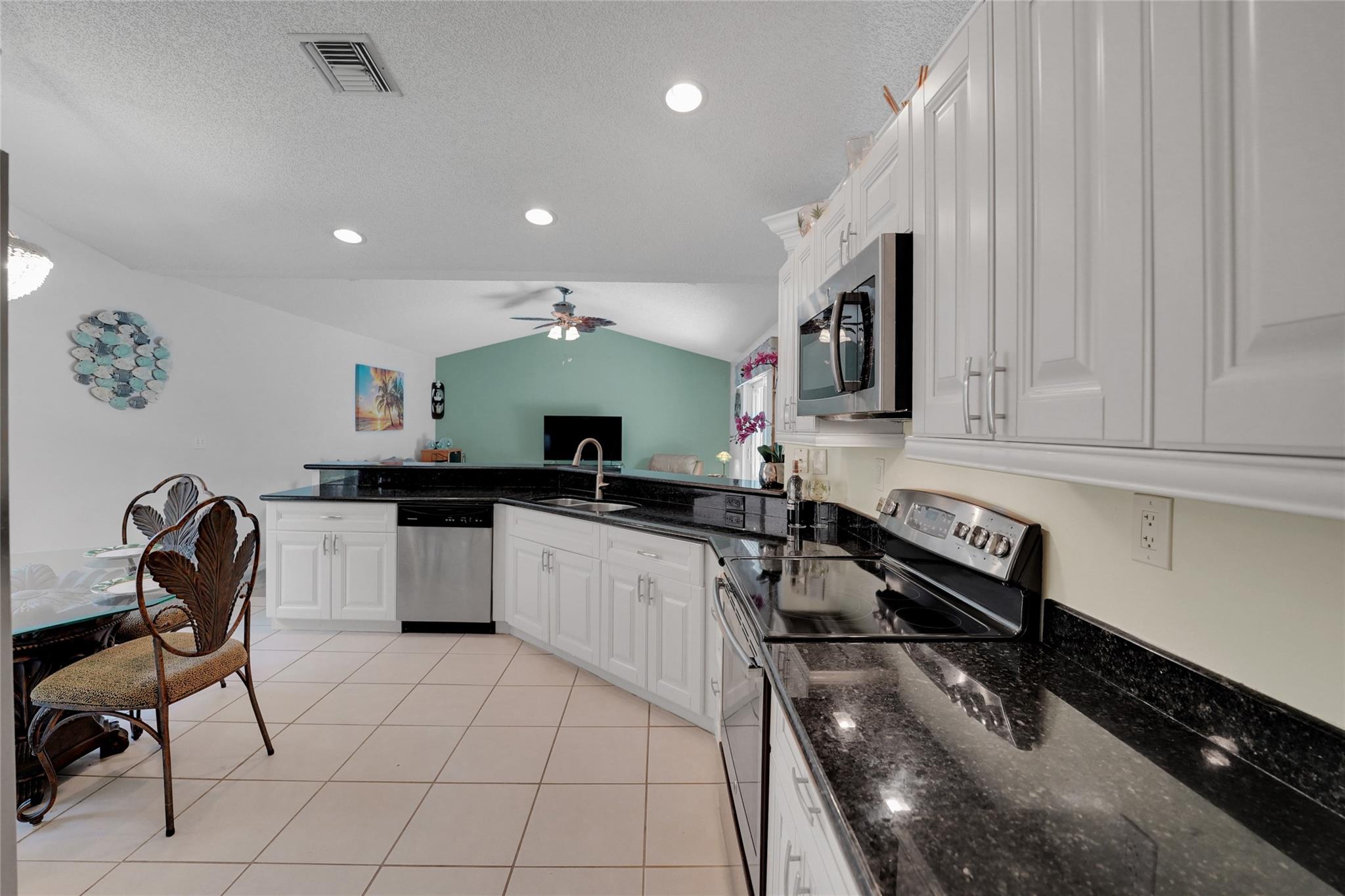 WEST VIEW ESTATES - Residential