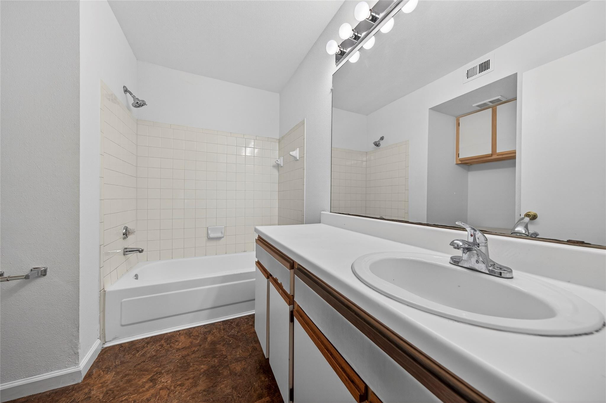 SAILBOAT POINTE - Residential