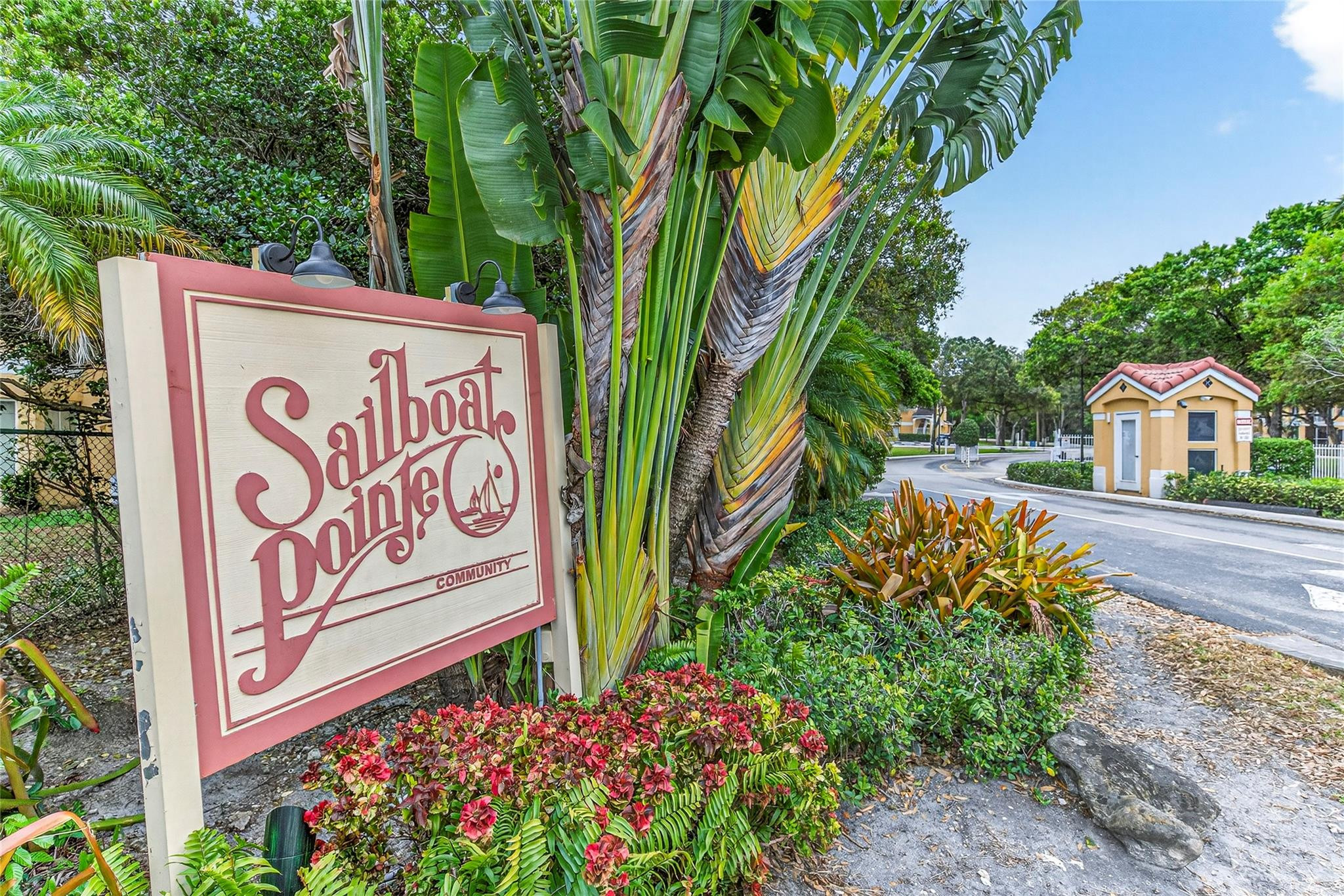 SAILBOAT POINTE - Residential