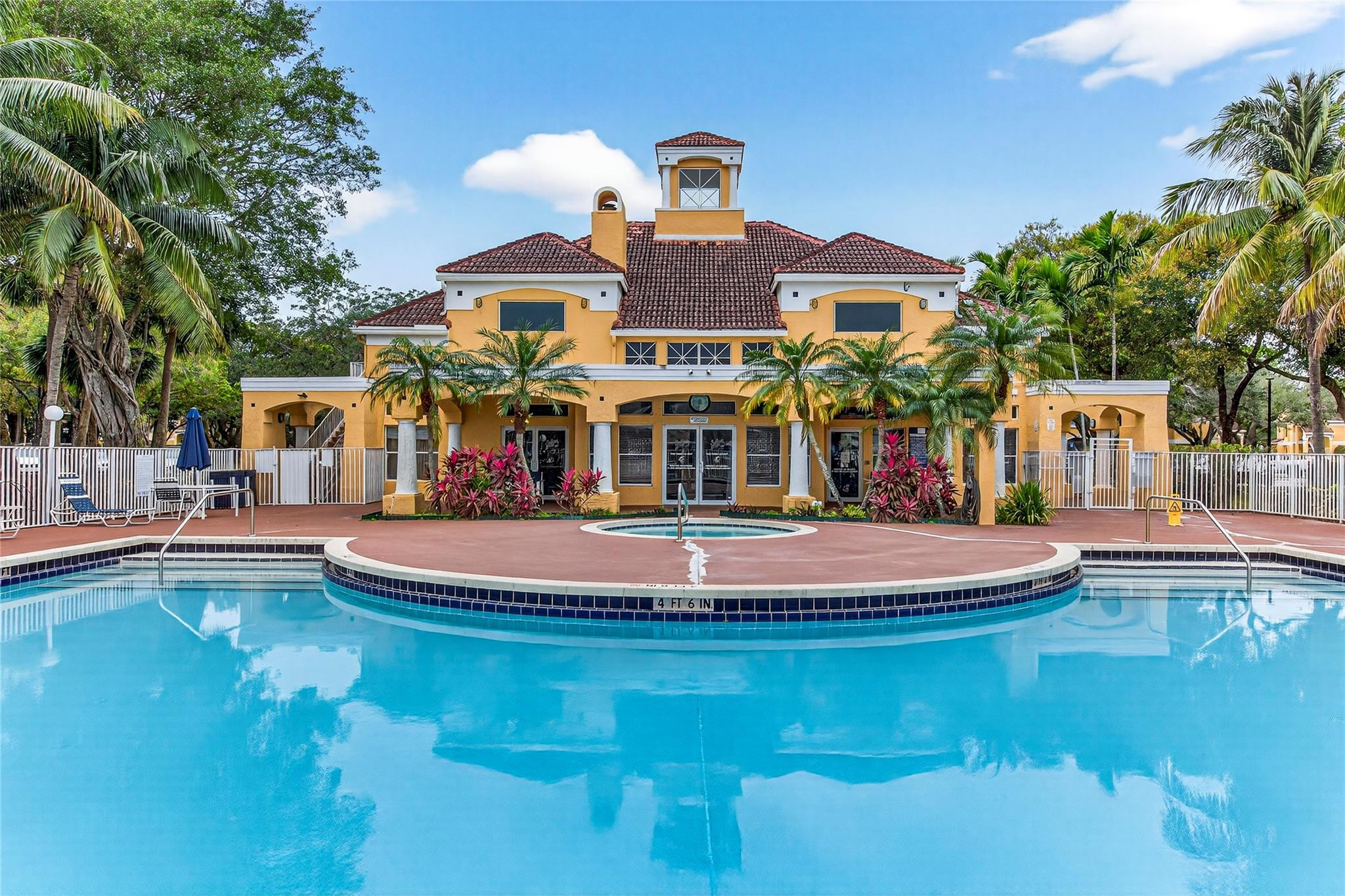 SAILBOAT POINTE - Residential