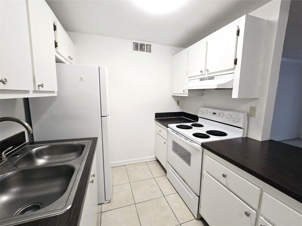 Photo of 1850 N Congress Ave #106, West Palm Beach, FL 33401 (MLS # F10478616)