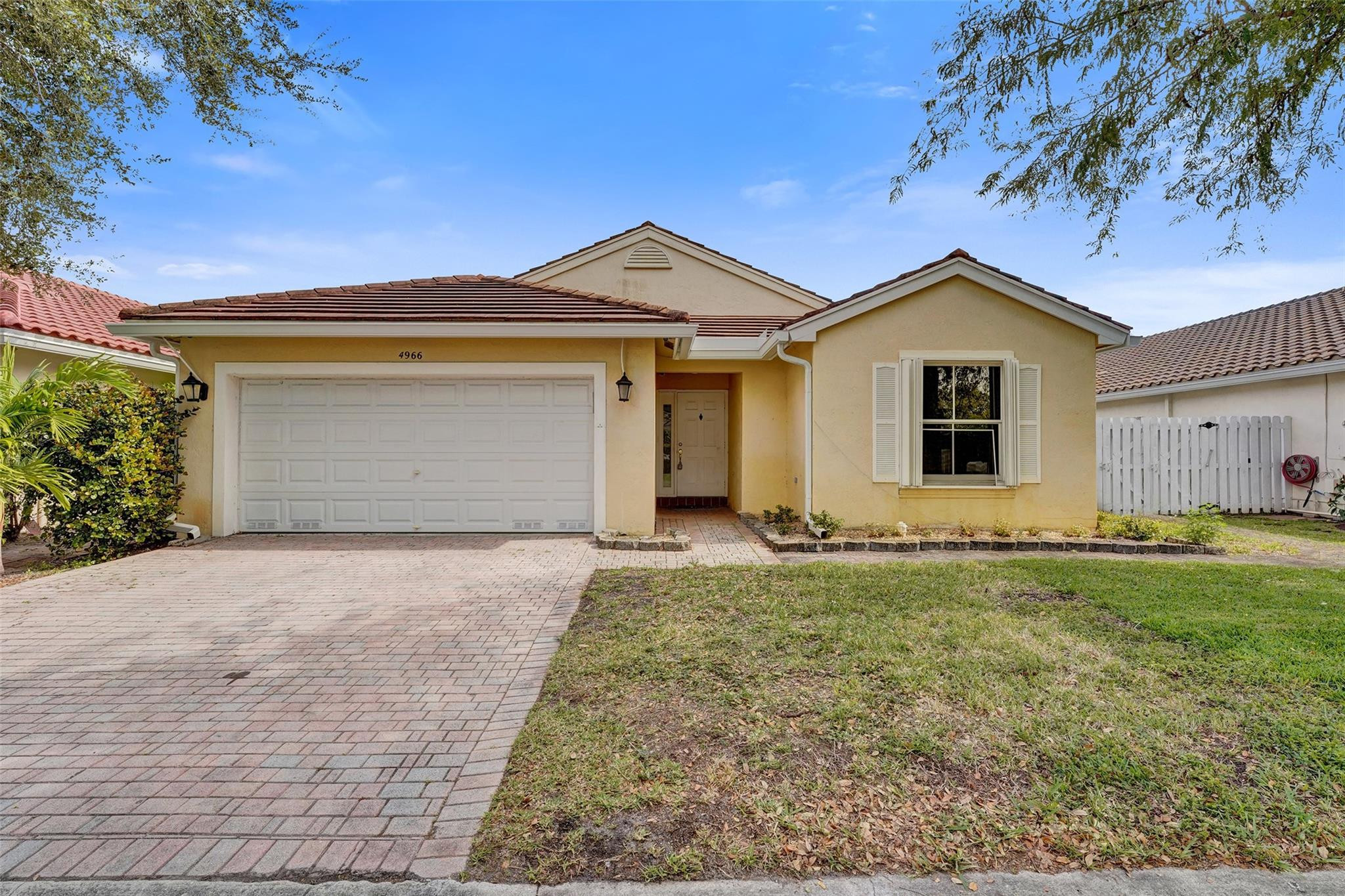 4966 SW 33rd Terrace