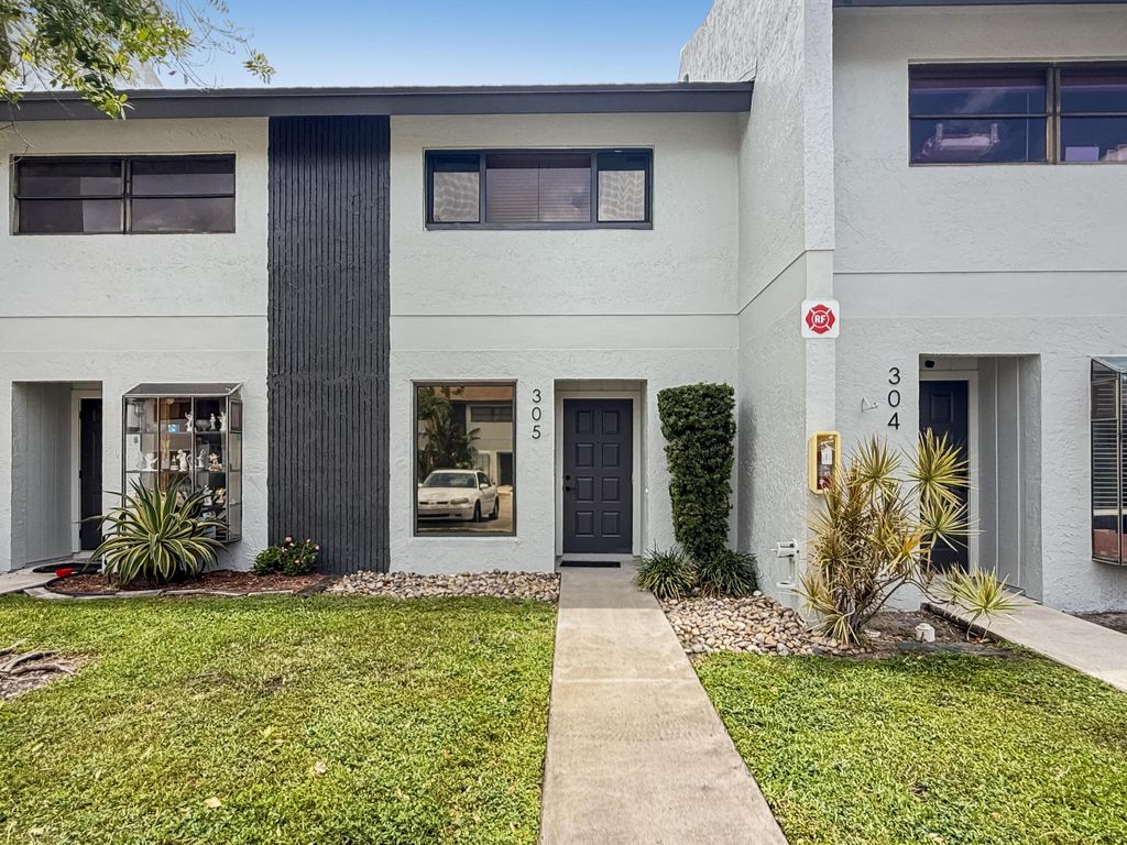 Photo of 2700 S Oakland Forest Drive #305, Oakland Park, FL 33309 (MLS # B26034420)