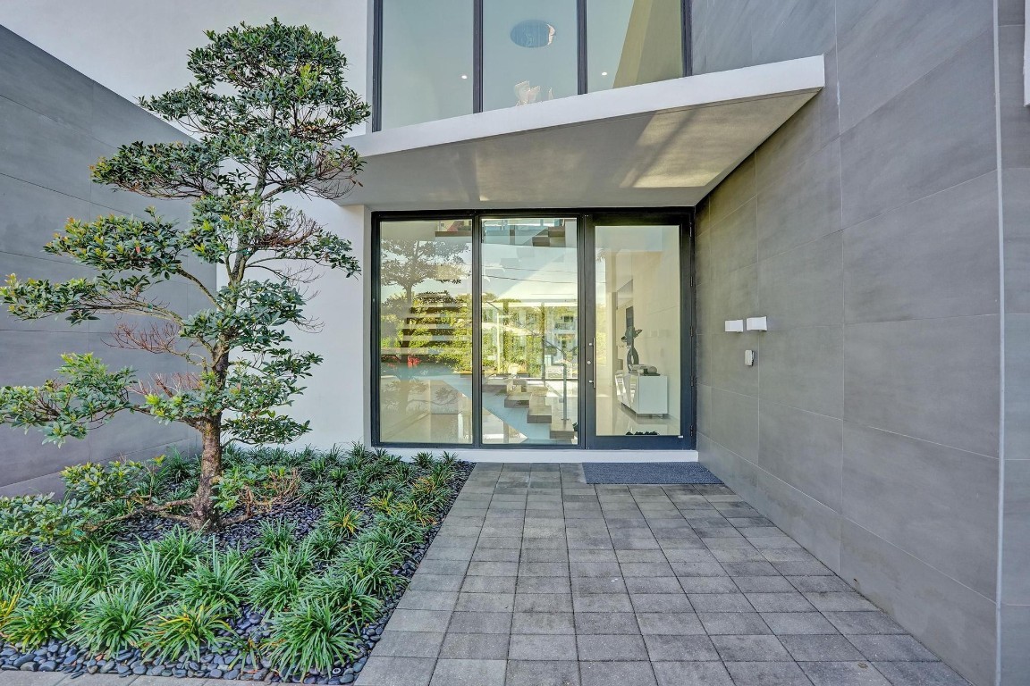 4232 E Tradewinds Avenue