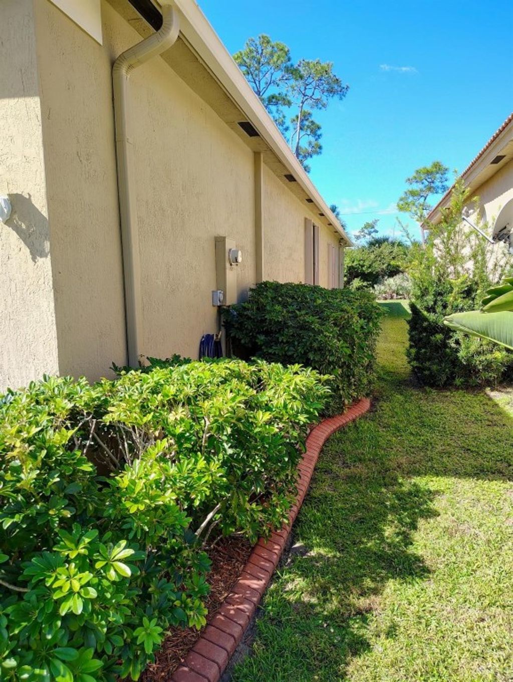 Photo of 5423 Place Lake Drive, Fort Pierce, FL 34951 (MLS # F10536614)