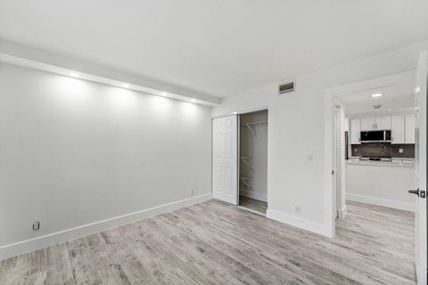 Tiny photo for 7192 Huntington Lane #208, Delray Beach, FL 33446 (MLS # B26019562)
