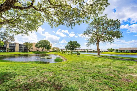 Tiny photo for 7192 Huntington Lane #208, Delray Beach, FL 33446 (MLS # B26019562)