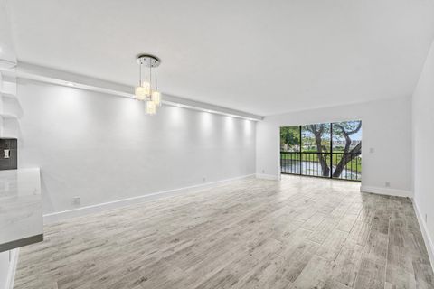 Tiny photo for 7192 Huntington Lane #208, Delray Beach, FL 33446 (MLS # B26019562)