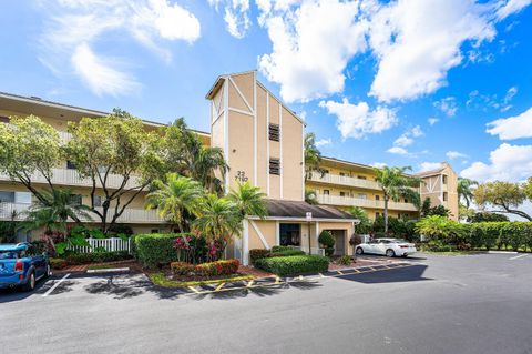 Tiny photo for 7192 Huntington Lane #208, Delray Beach, FL 33446 (MLS # B26019562)