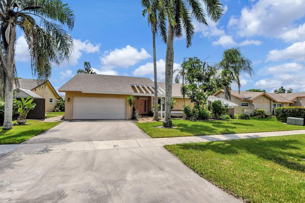 Photo of 9477 Burlington Place, Boca Raton, FL 33434 (MLS # F10460646)