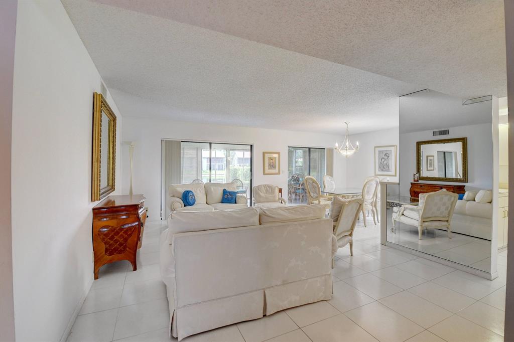 Palm Chase Lakes - Residential