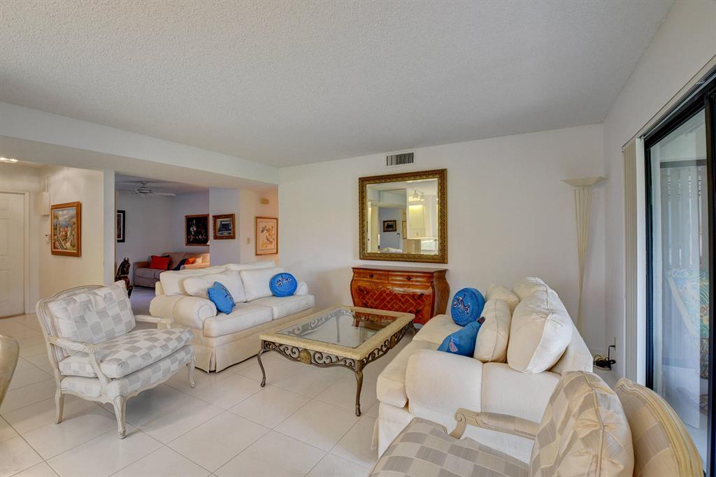 Palm Chase Lakes - Residential