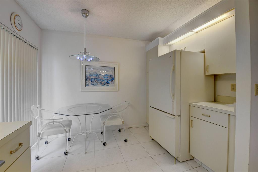 Palm Chase Lakes - Residential