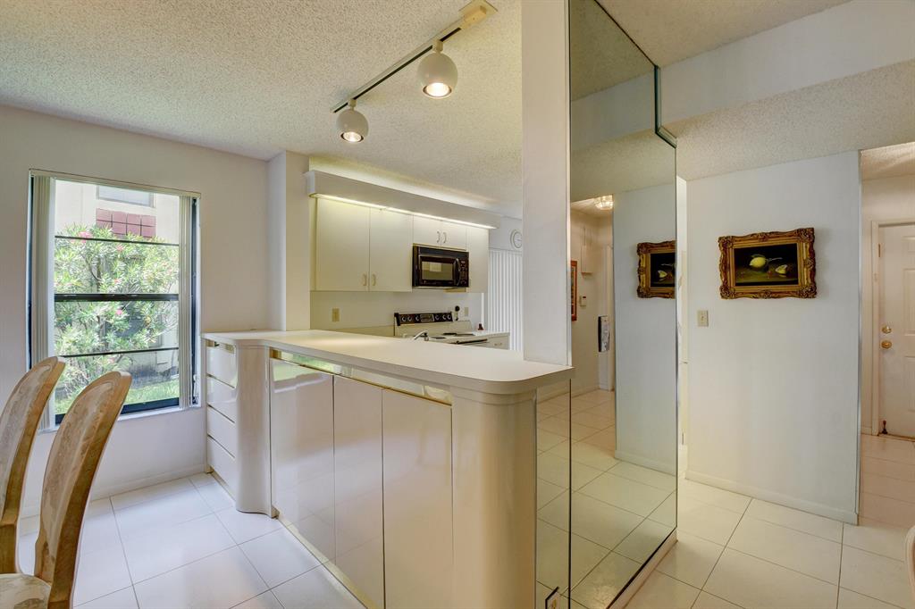 Palm Chase Lakes - Residential