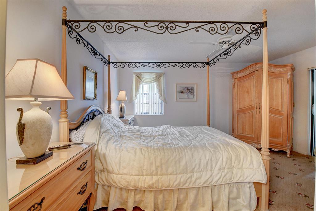 Palm Chase Lakes - Residential