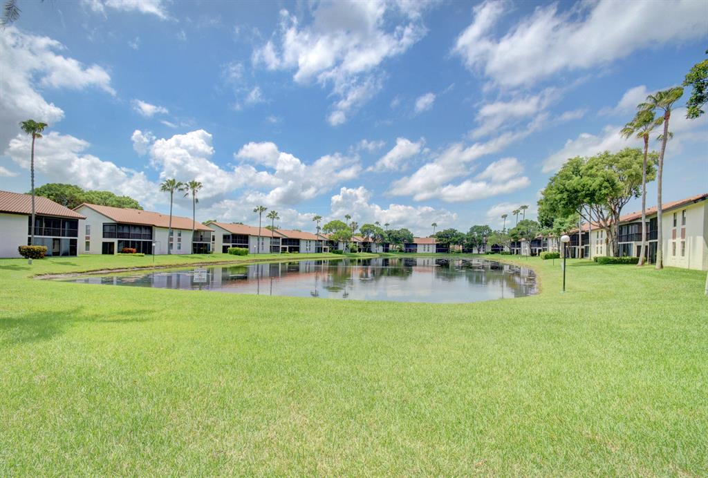 Palm Chase Lakes - Residential