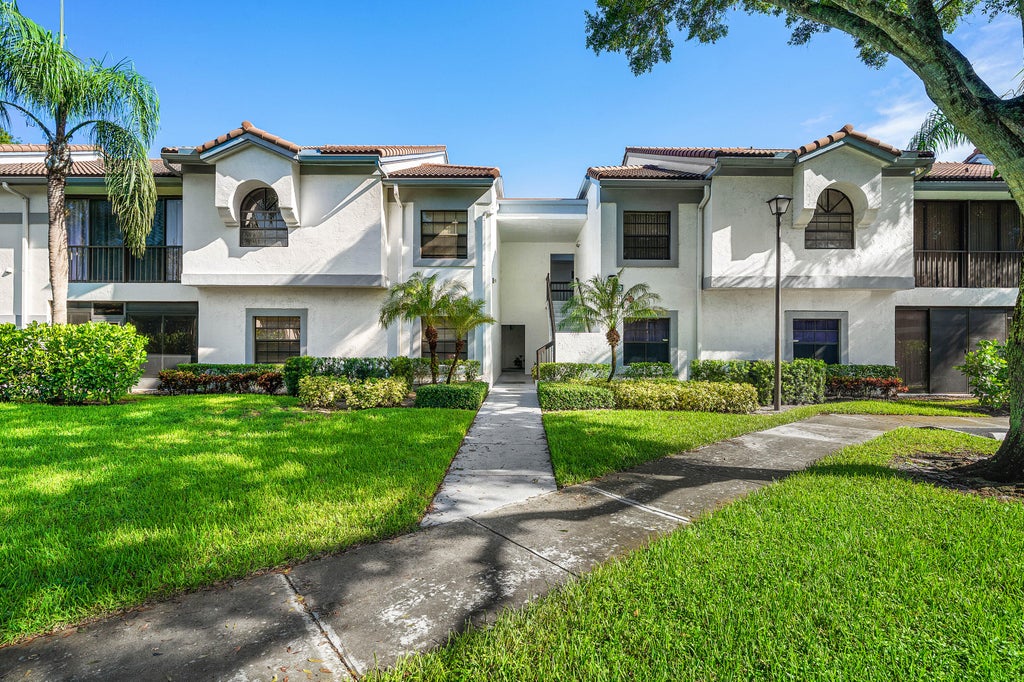 Photo of 5439 Verona Drive #P, Boynton Beach, FL 33437 (MLS # B26076877)