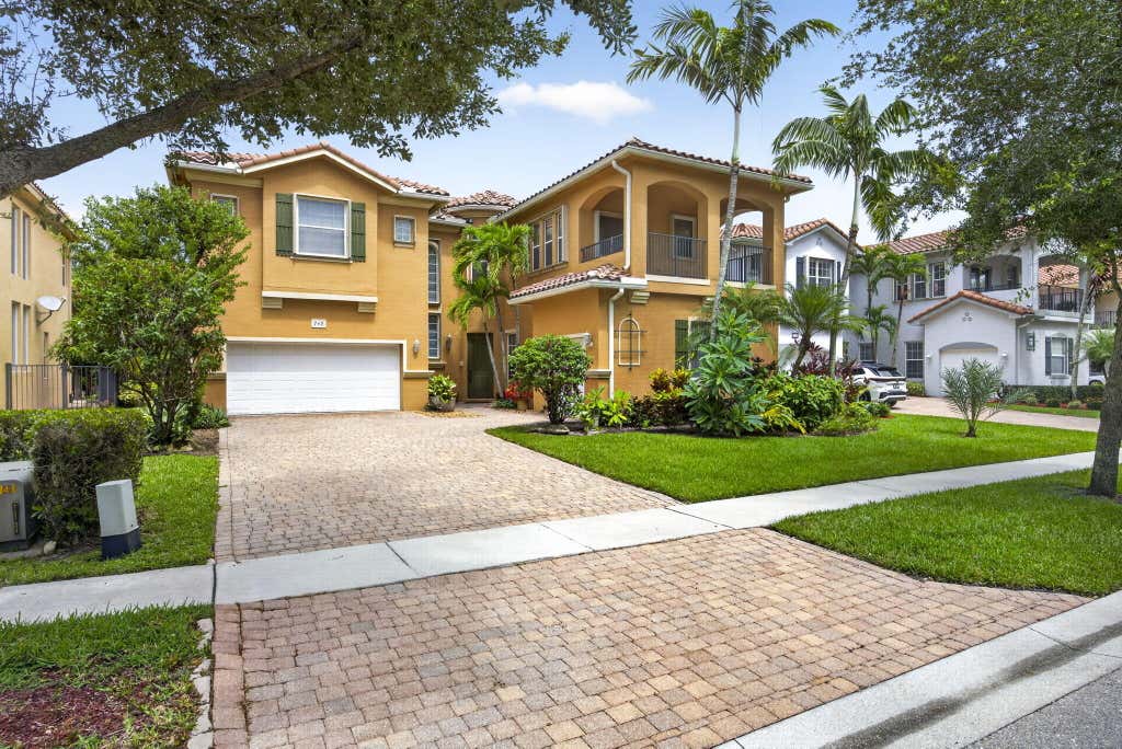 Photo of 742 Cresta Circle, West Palm Beach, FL 33413 (MLS # B26061023)