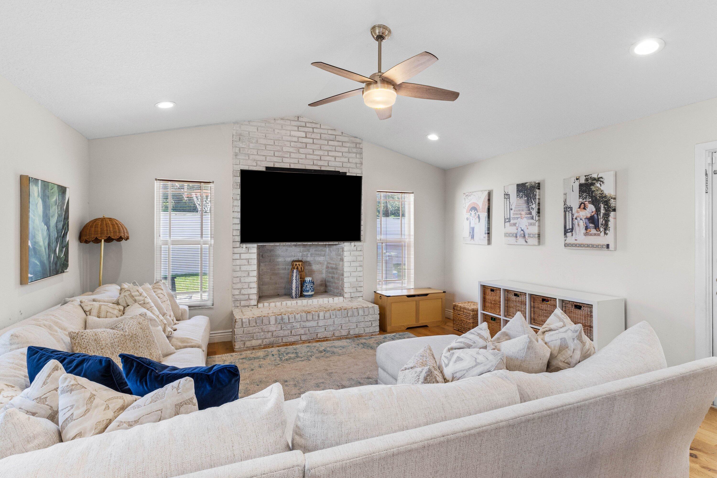 BOCA TIERRA 2ND SEC - Residential