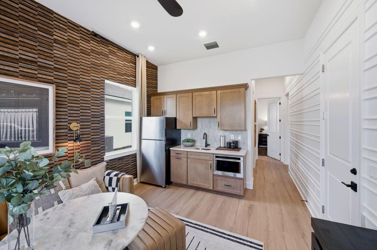 DEL WEBB TRADITION - Residential