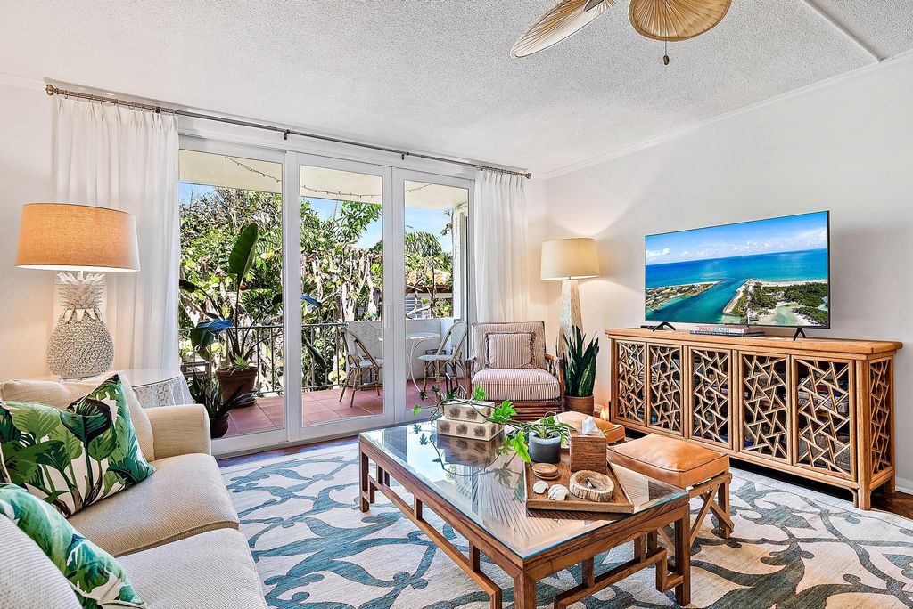 Photo of 226 Brazilian Avenue #3a, Palm Beach, FL 33480 (MLS # R11023175)