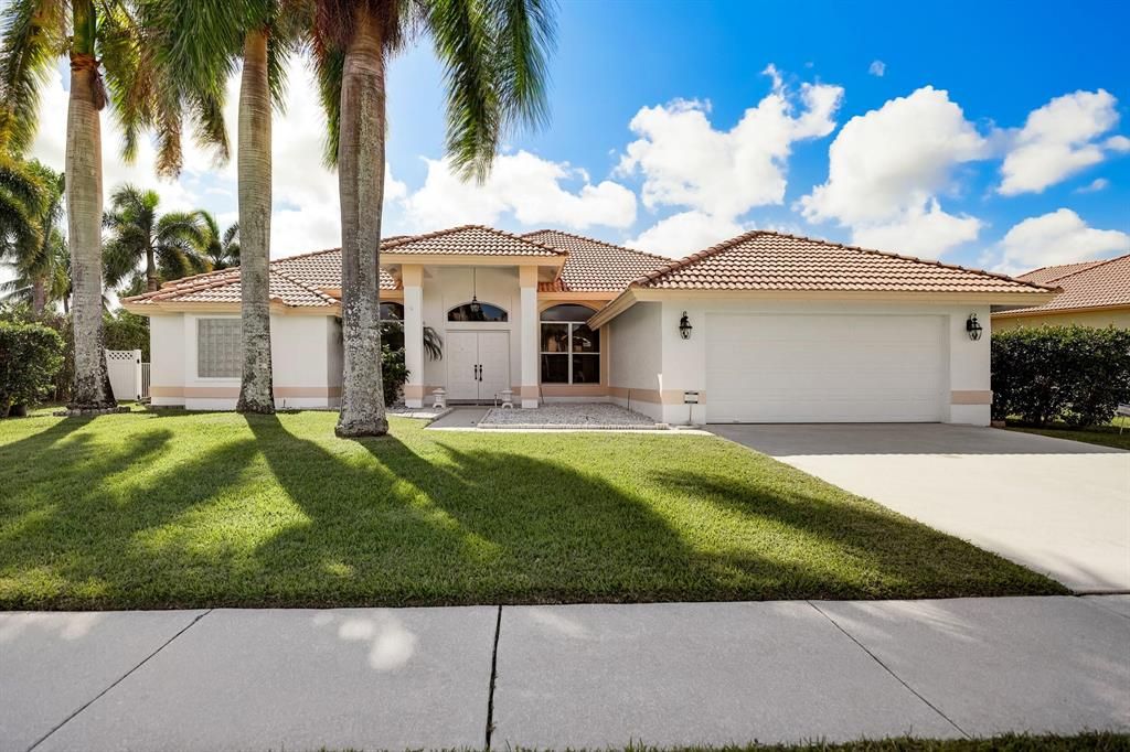 Photo of 7208 Brickyard Circle Cir, Lake Worth Beach, FL 33467 (MLS # R10760311)
