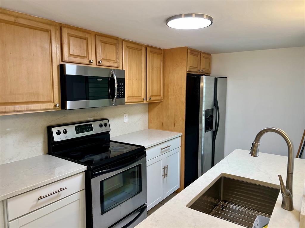 Country Manor Co-Op - Residential Lease