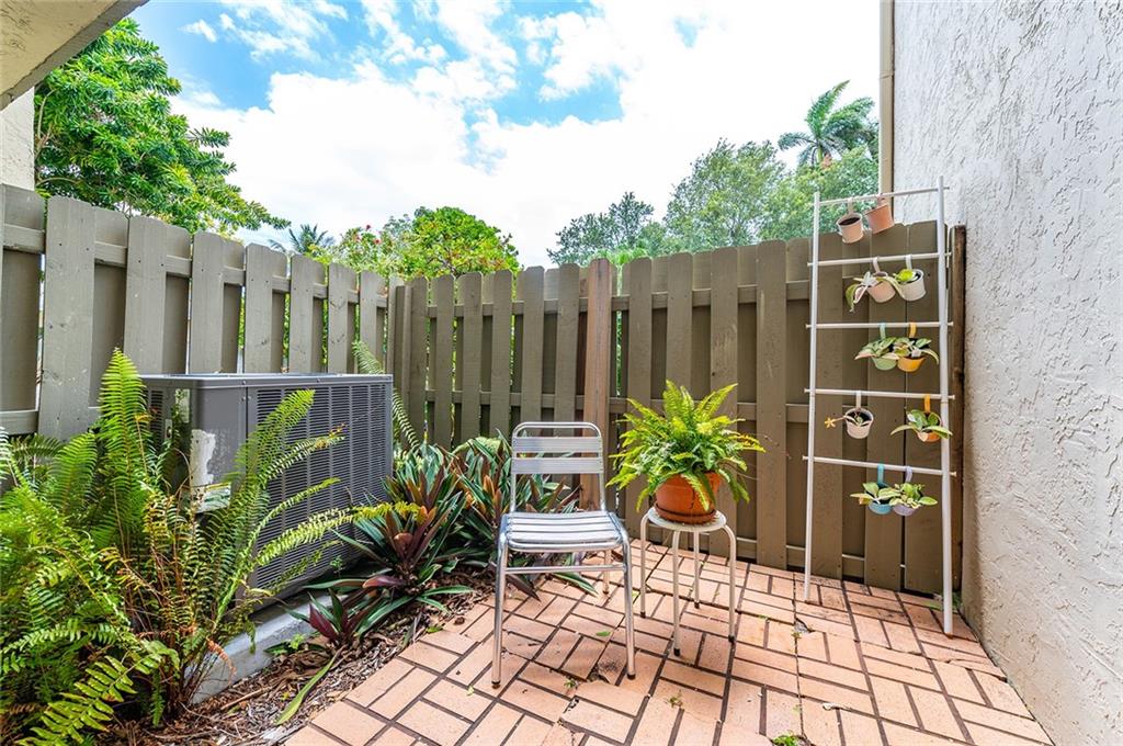 MIDDLE RIVER TOWNHOUSES - Residential Lease