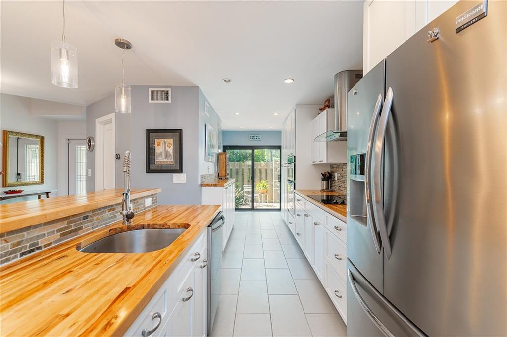 MIDDLE RIVER TOWNHOUSES - Residential Lease