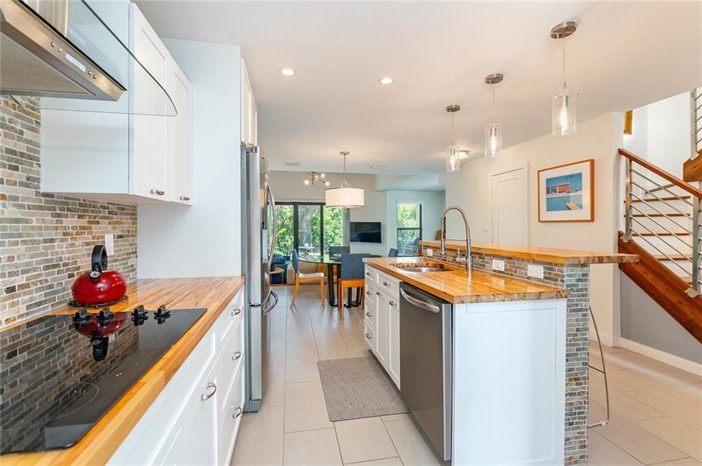 MIDDLE RIVER TOWNHOUSES - Residential Lease