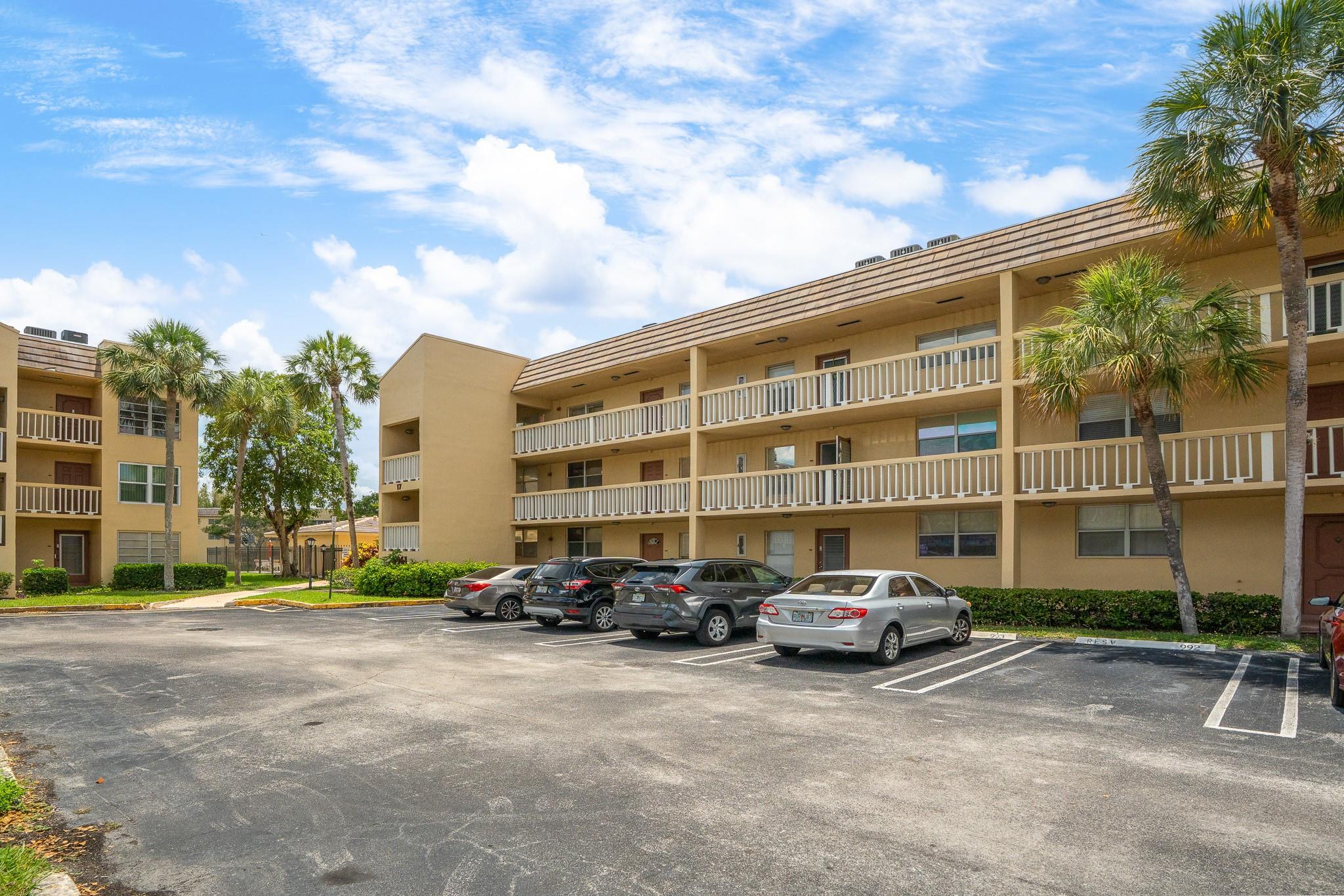 Discover this impressive top floor 2-bedroom, 2-bathroom corner unit in Bermuda Club. This unit features a well-designed split floor plan, a screened-in balcony with stunning views of the pool and the lake, abundant natural light, laminate wood flooring throughout, and a spacious kitchen perfect for cooking and entertaining. The community offers exceptional amenities, including a clubhouse, four pools, an exercise room, shuffleboard, tennis courts, and much more. The association requires a minimum credit score of 675 and an income threshold of $30,000. If financing, be prepared for a mandatory 20% down payment as specified by the association. Furniture could stay minus patio and table/chairs in kitchen.