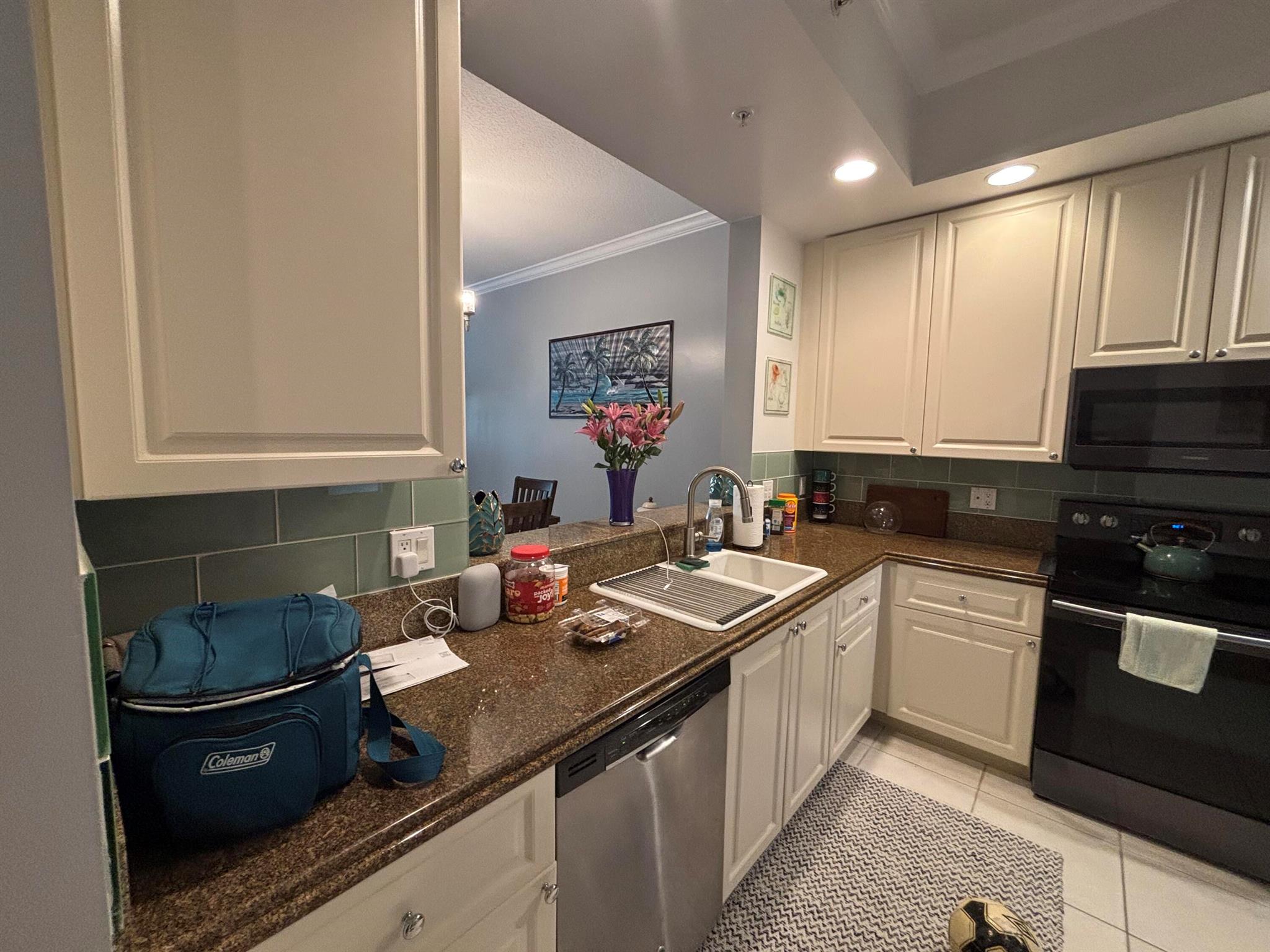 HARBOUR ISLE AT HUTCHINSO - Residential