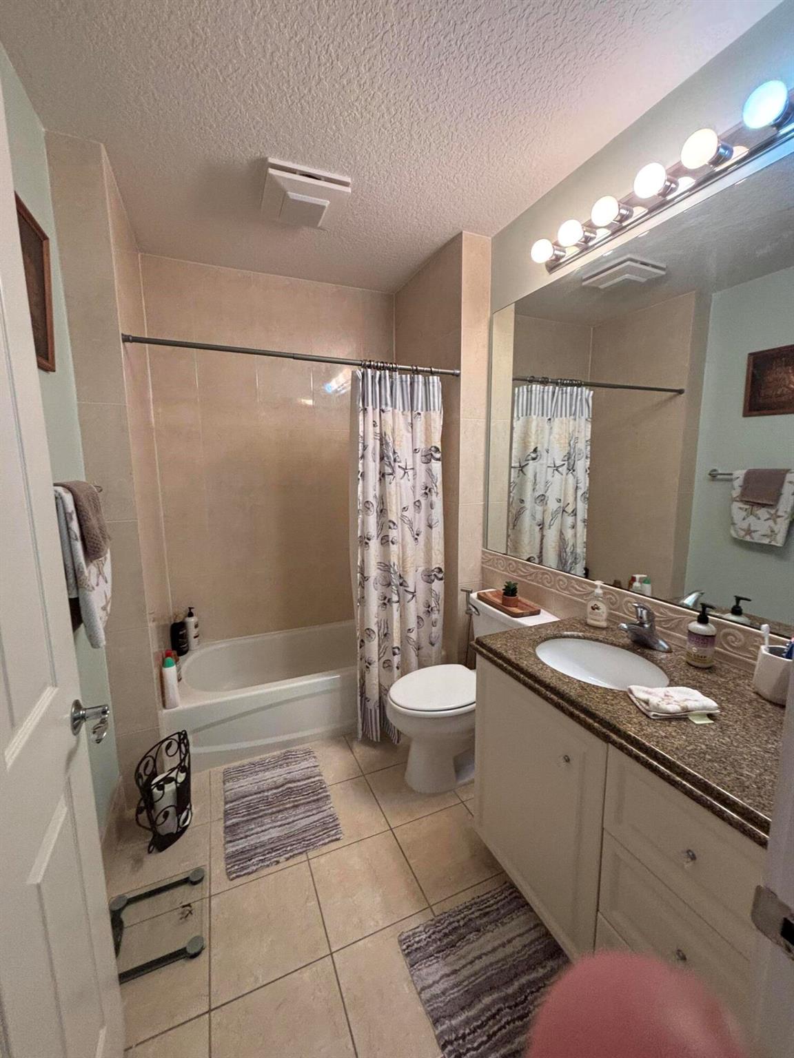 HARBOUR ISLE AT HUTCHINSO - Residential