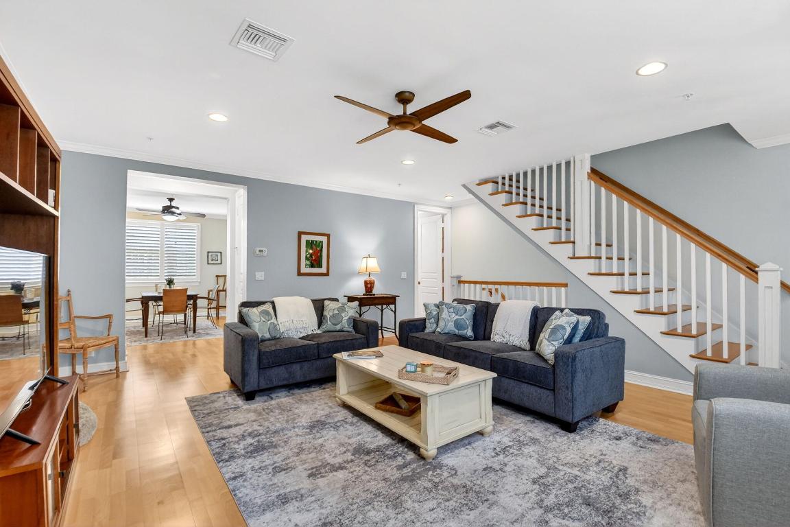 369 W Mallory Circle