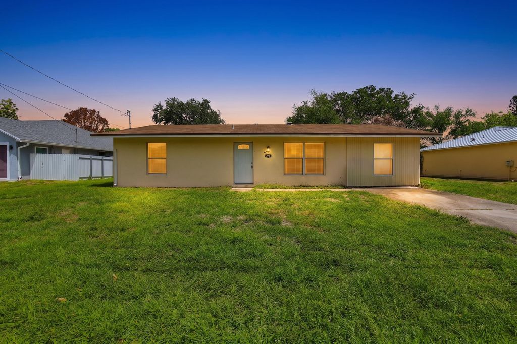 Photo of 333 SW Lucero Drive, Port Saint Lucie, FL 34983 (MLS # B26019406)