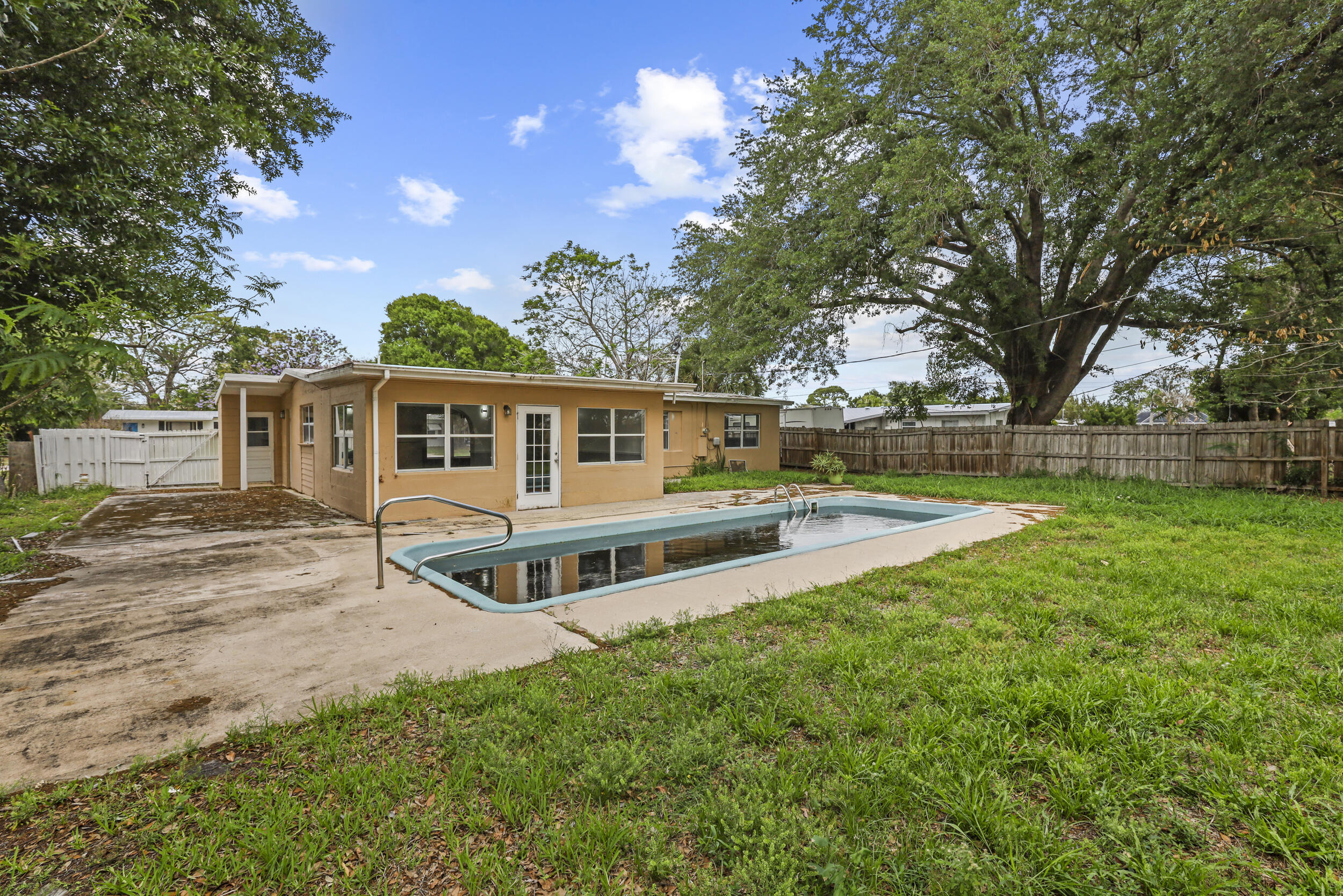 PORT ST LUCIE SECTION 27 - Residential